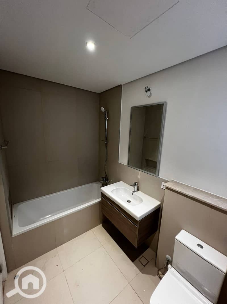 8 c42bb0a7-9865-43b4-9515-b4c423657d60. jpeg