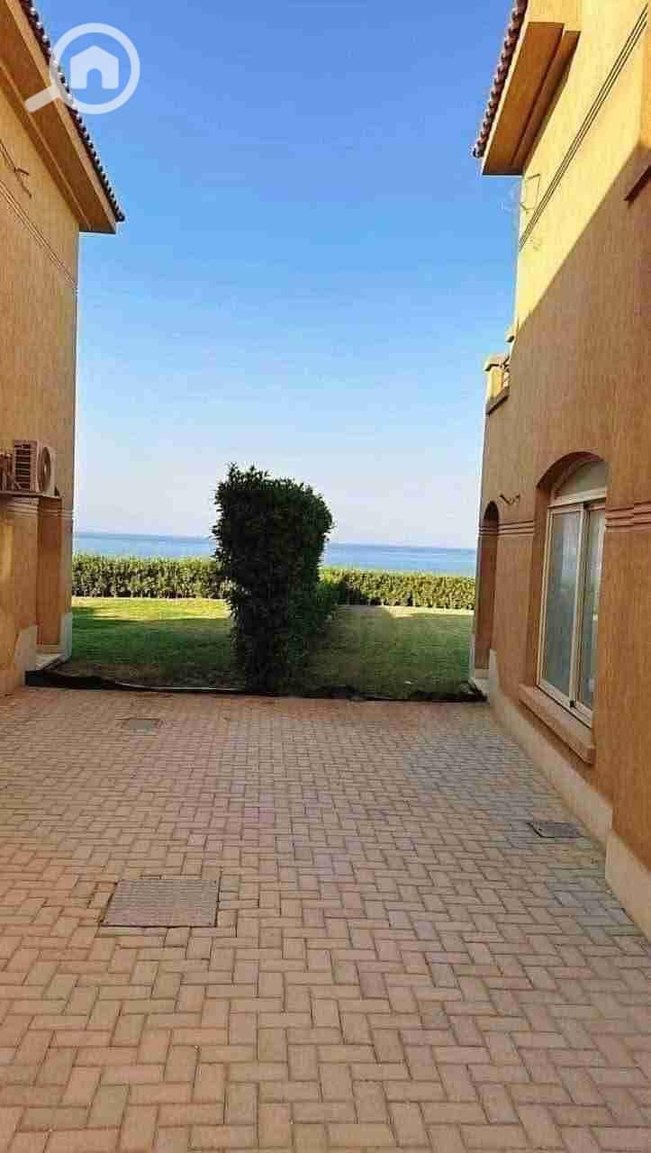 6 FB_IMG_1762418037177. jpg