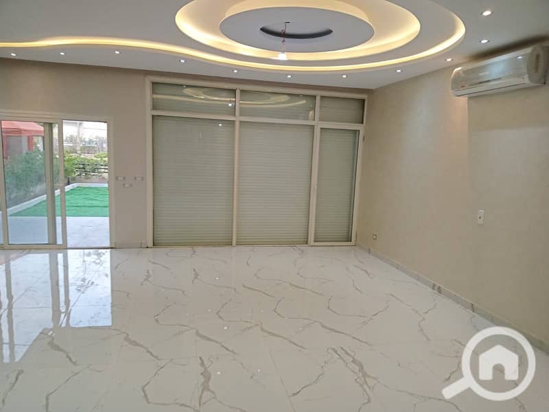 3 f704d1d5-4597-4127-a9c1-2219807e5eef. jpeg