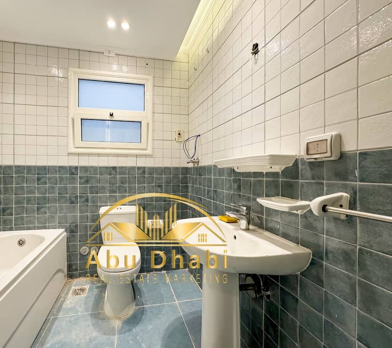 11 a2473ad5-39c2-4029-ba54-2eba9d0a430a. jpg