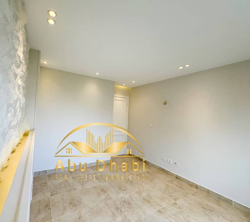 14 23d241f5-3149-4ae2-a7c6-3e469a1ae950. jpg