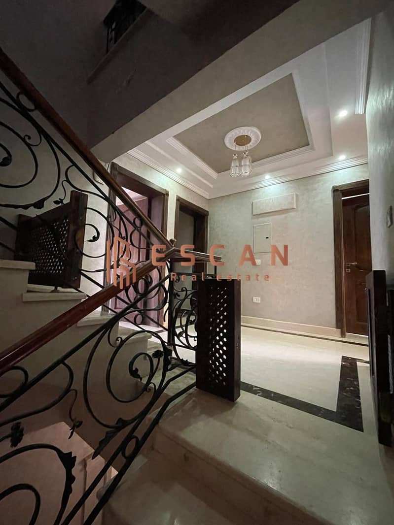 21 U275033 (12). jpeg