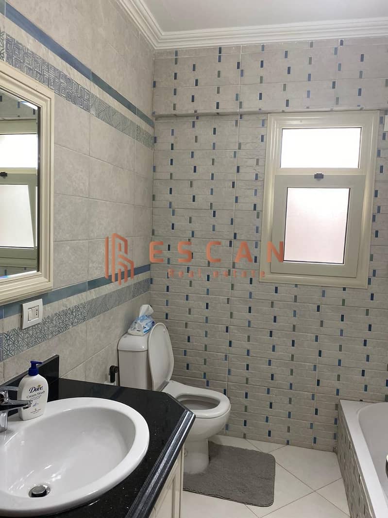 28 U275033 (5). jpeg