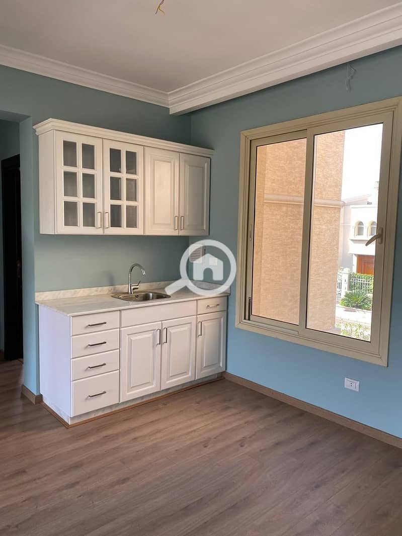 10 86022185-0750-40f8-91f1-5e5b36af1c94. jpg