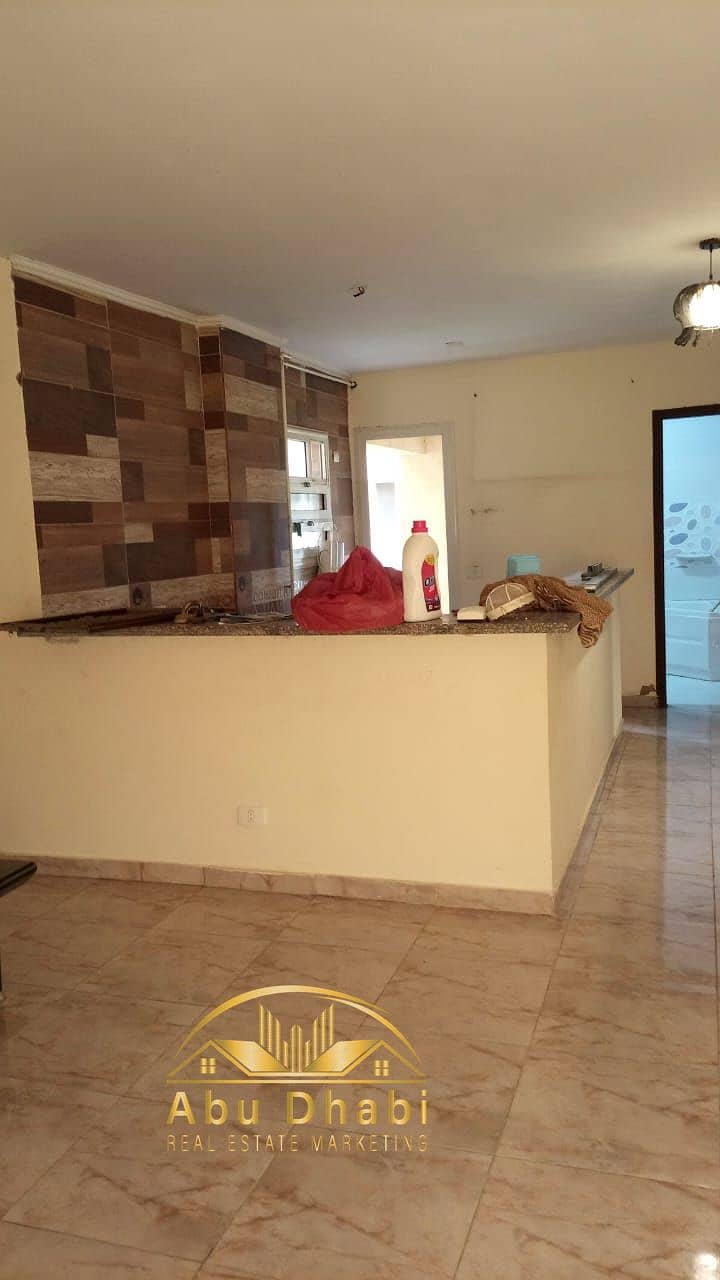 3 f7284cd0-e3dc-40c7-a97a-a0ffba13b022. jpg