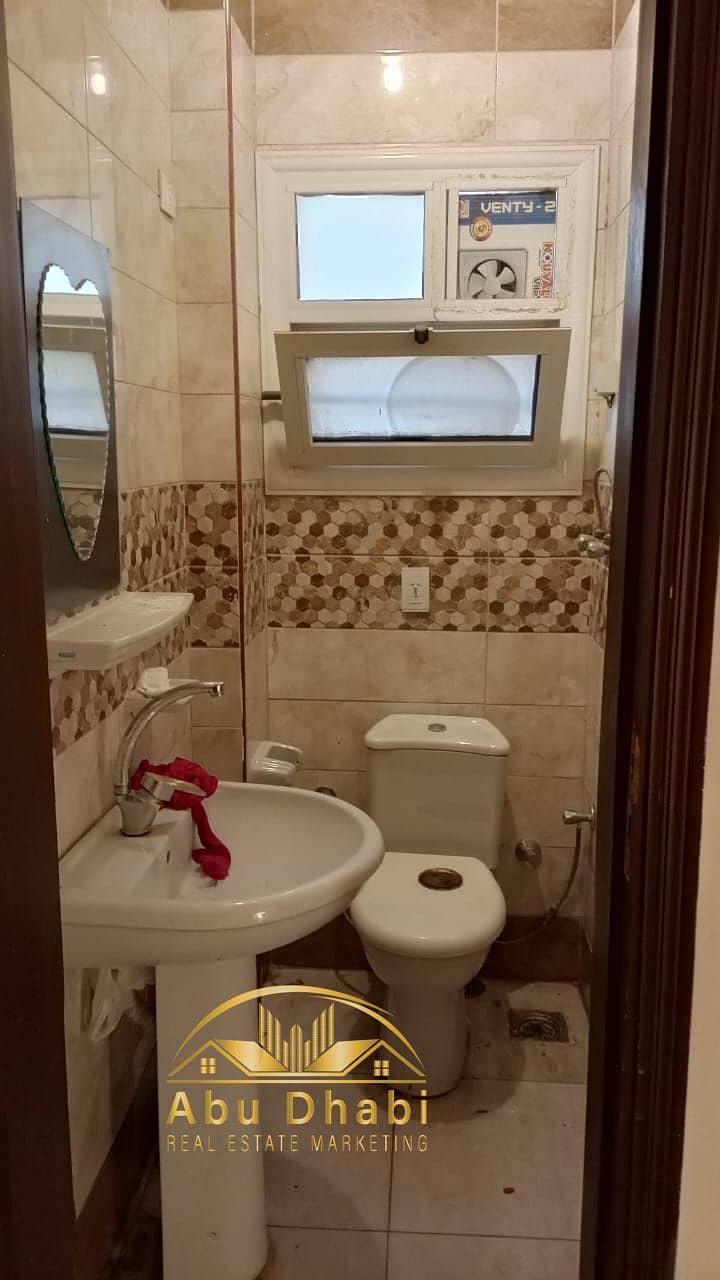 12 360940e1-72d2-49e9-b8e5-58ded4bd77ce. jpg