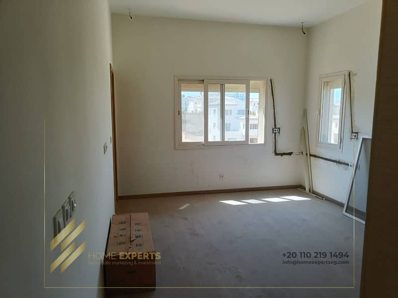 4 014c8220-9b6f-4e85-a4fa-9e96a55fa4b7. jpg