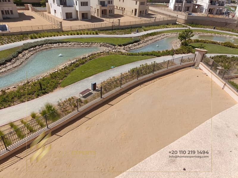 13 f37d73fb-0037-4270-9afb-3114d0a5c9a7. jpg