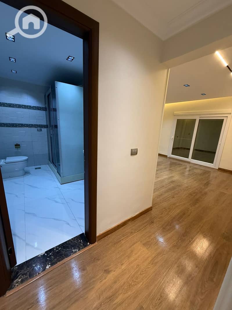 6 76f3c3f1-222c-4459-9a04-e867e912bca0. jpeg