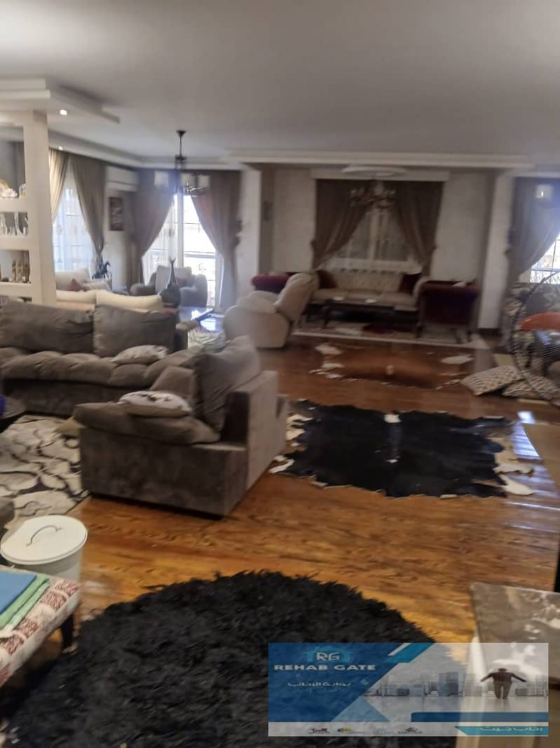 3 40a2dae5-2d0a-45b2-aee2-b465e5c8ea64. jpg