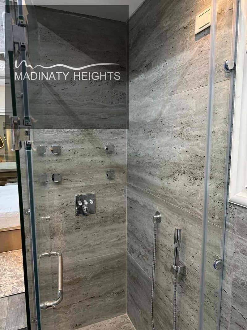 10 10ebef5c-280e-417d-b0f0-e29a5d2969a6. jpg