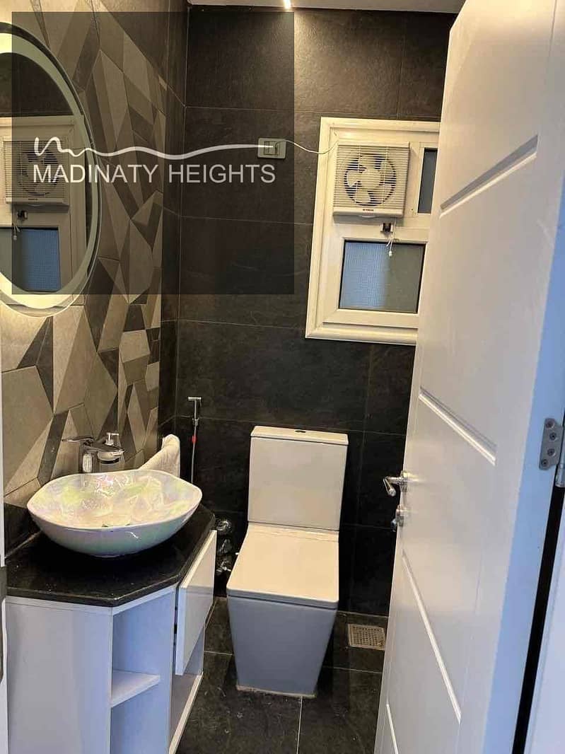 24 9b9ff776-8922-4075-86f8-c79487bfb28d. jpg