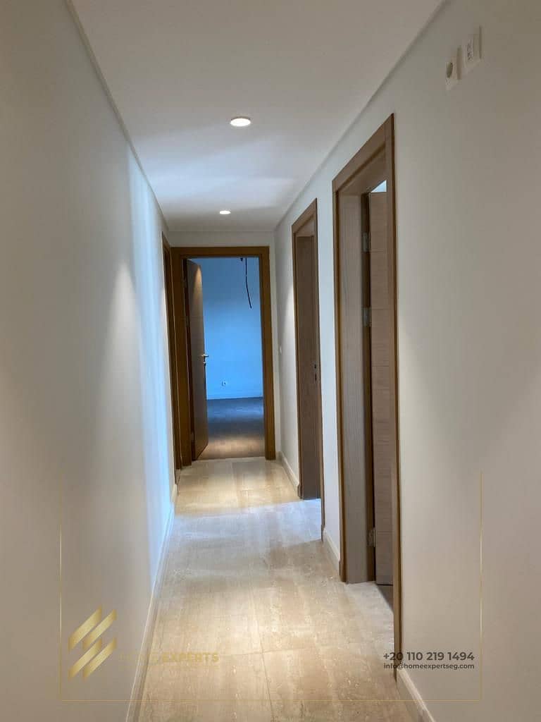 16 e5cf95a7-5708-44d9-ac6b-73d82aff8e05. jpg