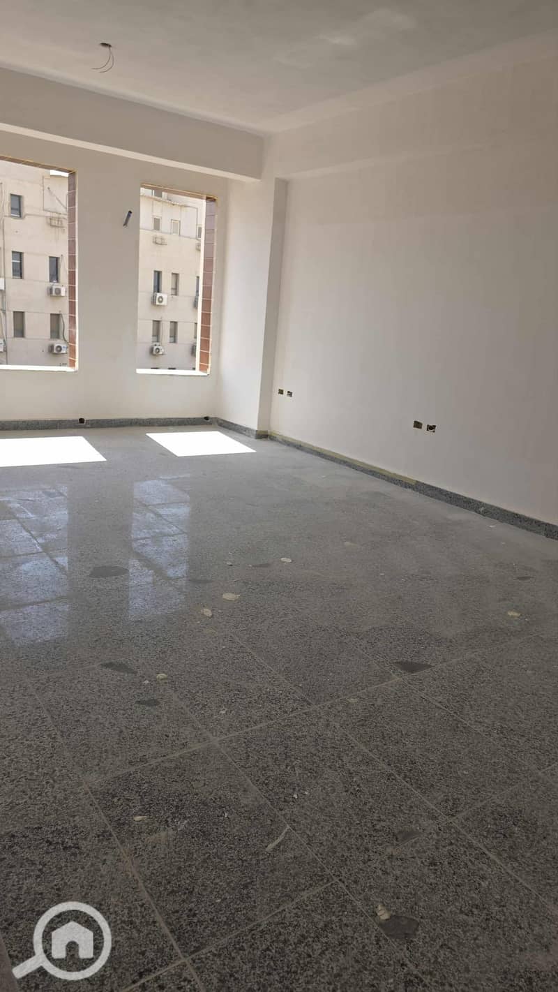 4 6a90bdab-24ff-46a9-8452-ee8c1b60c68d. jpeg