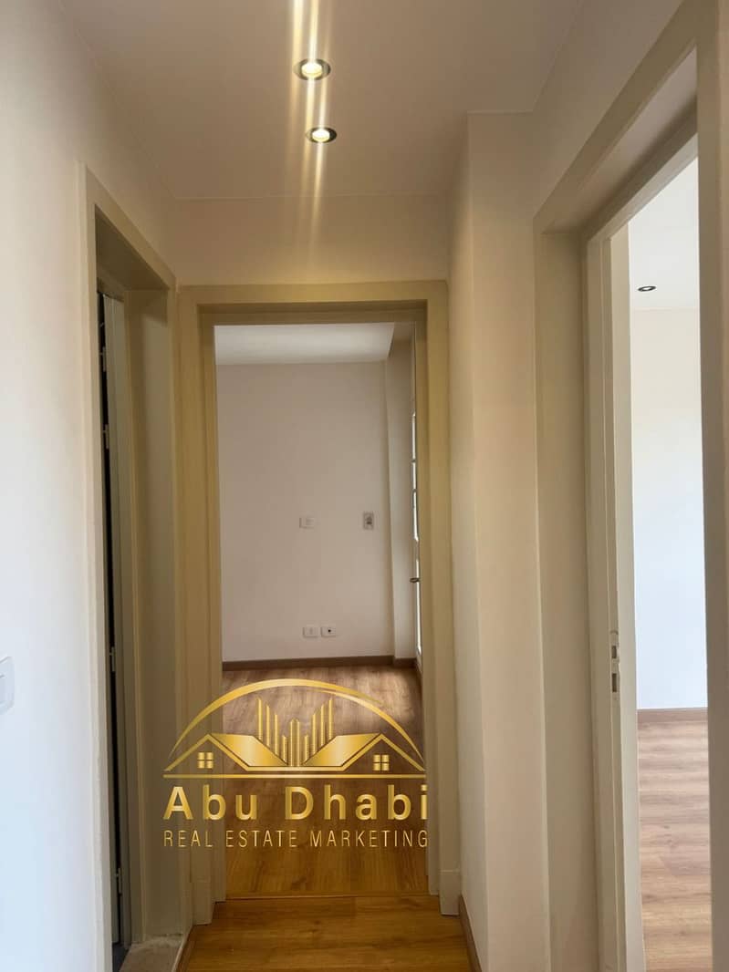 4 3cdcecc1-02d9-4b0c-8c71-ff39447a7c44. jpg