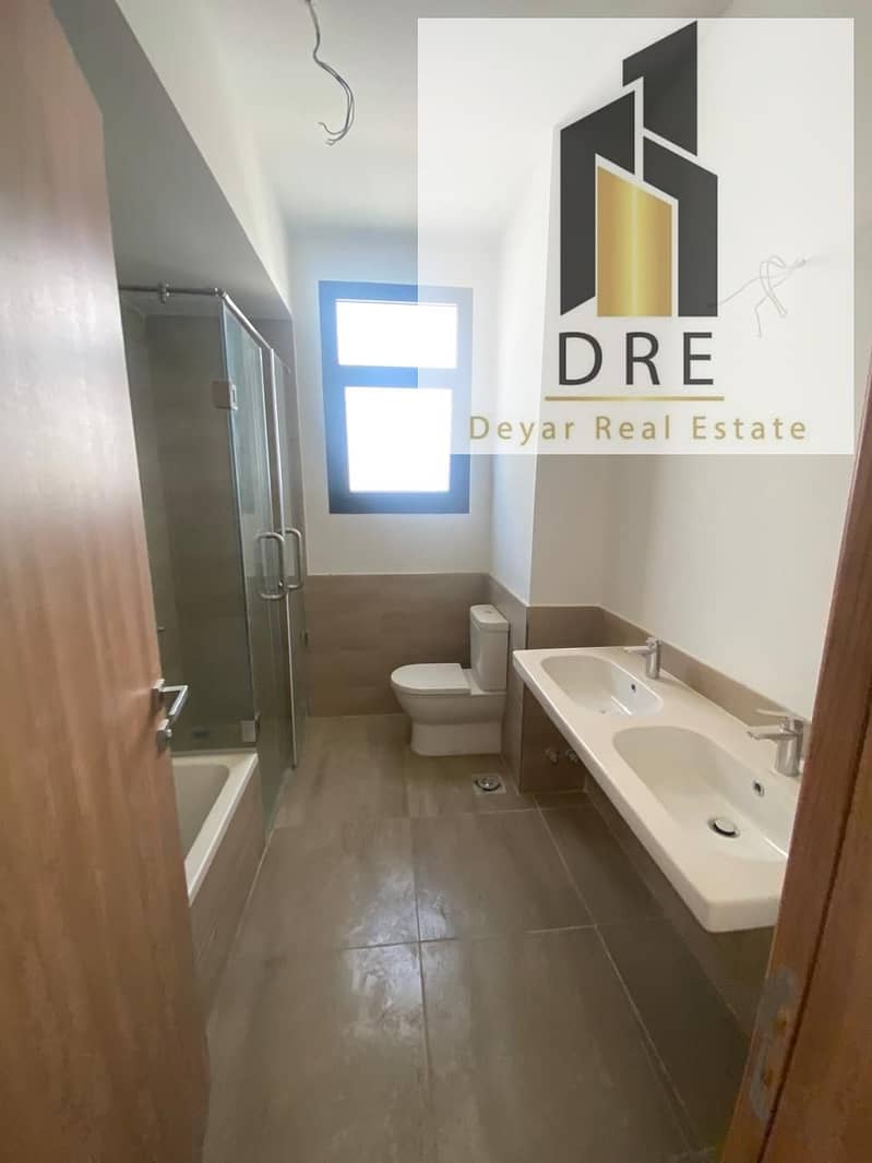 10 7799adb1-2866-491a-94e3-ba6507f25d7b. jpg