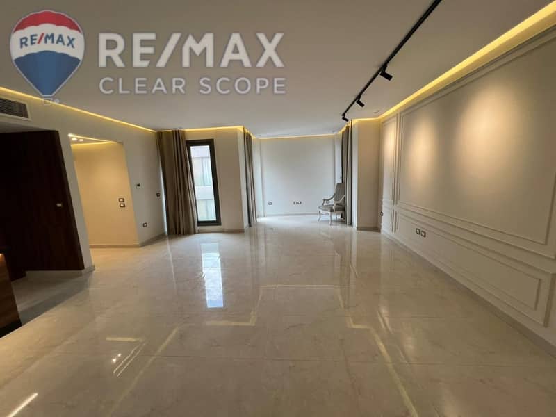 4 5e21d6db-253d-48ee-b46f-5691d9f9bdd2. jpg