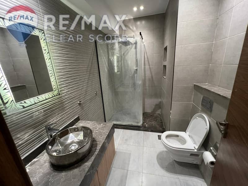 12 350af2e6-f2dd-46e4-b816-759b5b5bb339. jpg