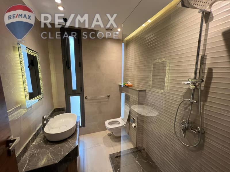 16 b8188aa0-8640-4c5e-8b14-76efc6c1e09e. jpg