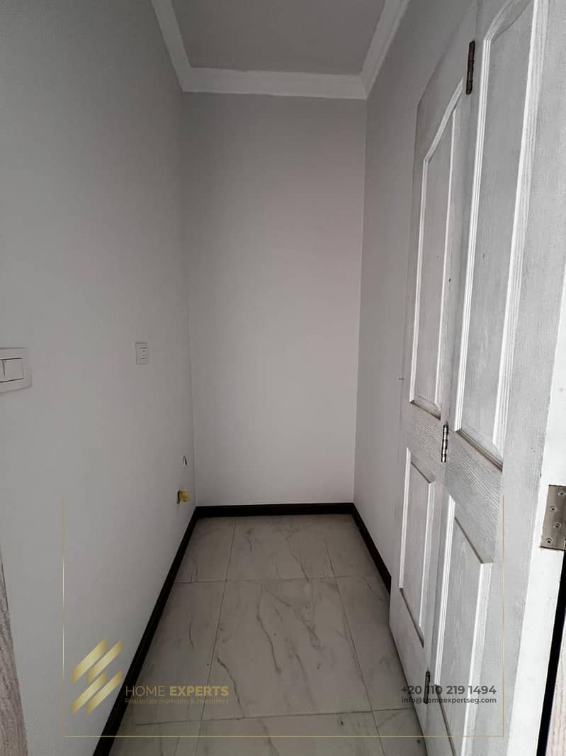 8 b065c8ed-b523-46ea-8a48-2fa4e5350dfe. jpg