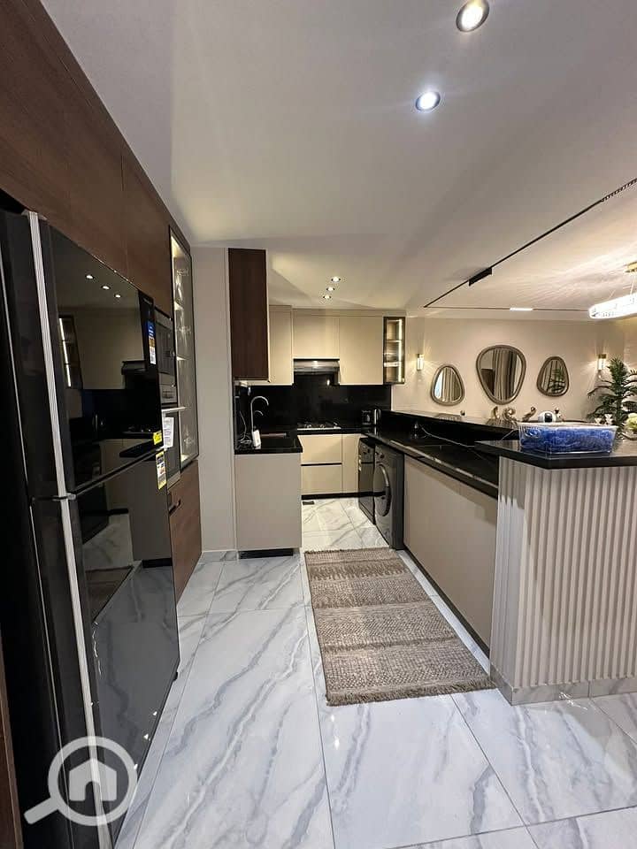 8 558055091_762381493283318_3417313795532432892_n. jpg