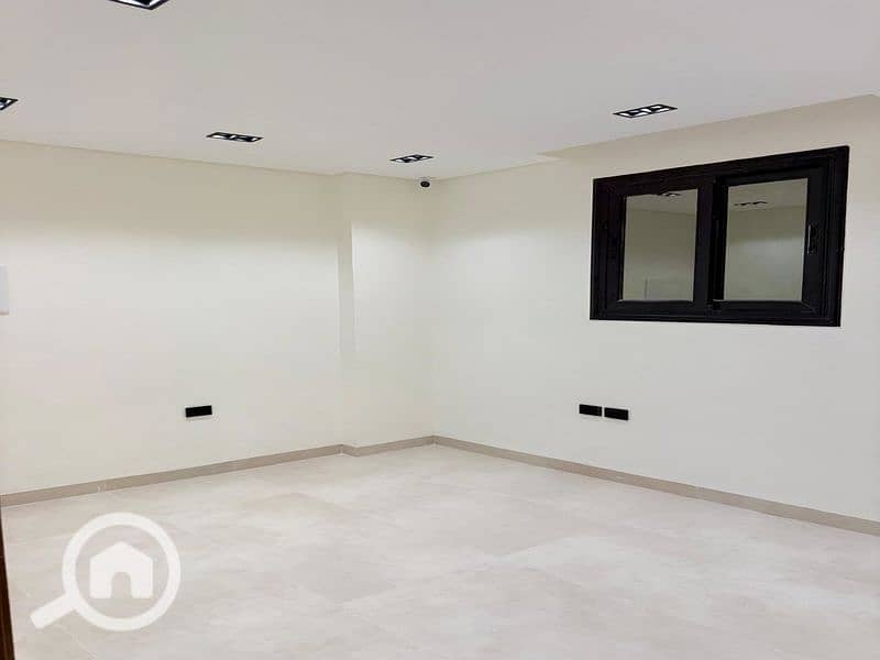 8 WhatsApp Image 2025-11-05 at 7.49. 18 PM (5)_800x600. jpg