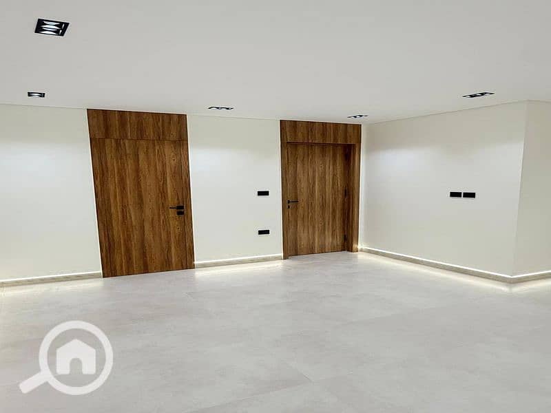 12 WhatsApp Image 2025-11-05 at 7.49. 19 PM (4)_800x600. jpg