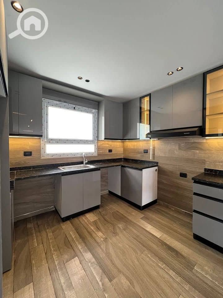 7 03104c96-5022-4576-9994-46b80e36f586. jpg