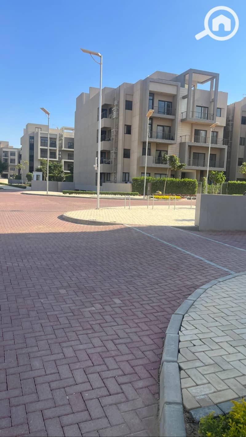 11 842162b7-56ba-4c0c-b153-7c1265d2b77a. jpg