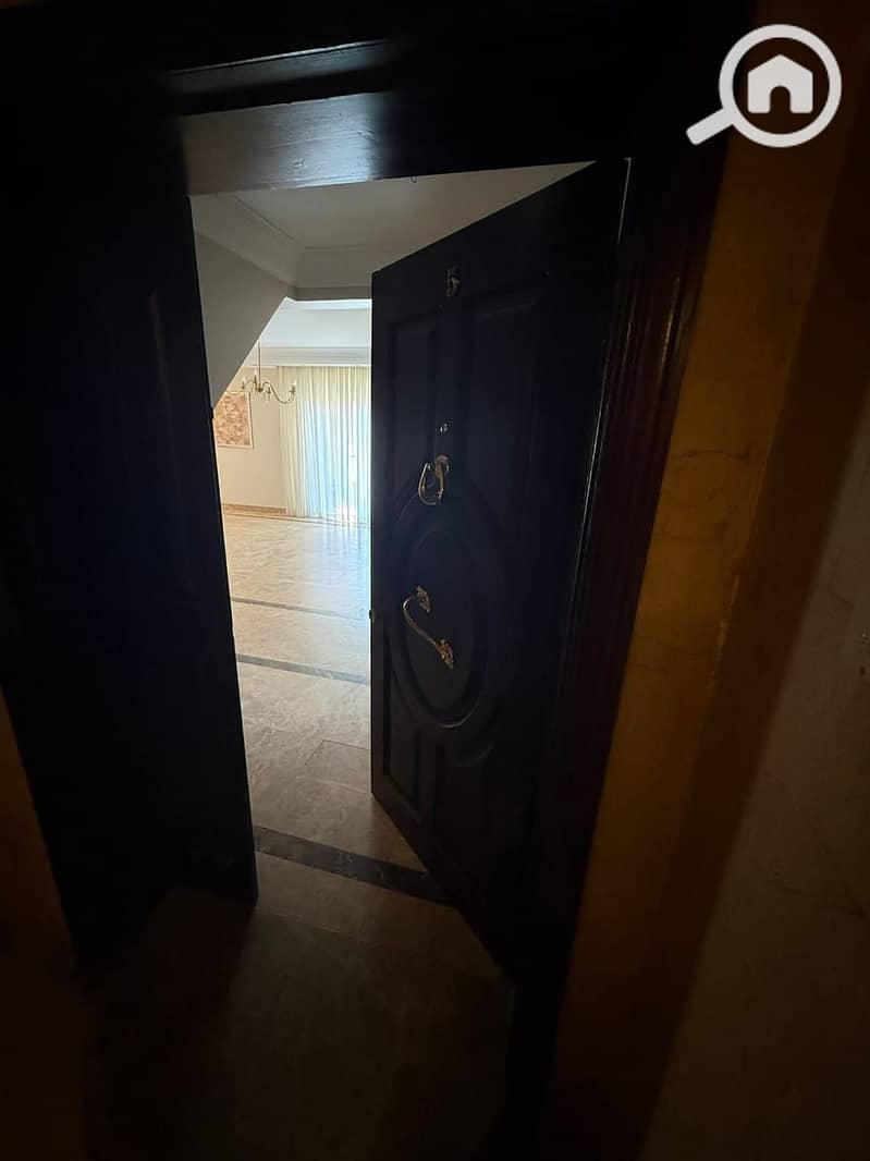 2 6e66cdc2-8aff-4b54-9d95-393d39793546. jpeg