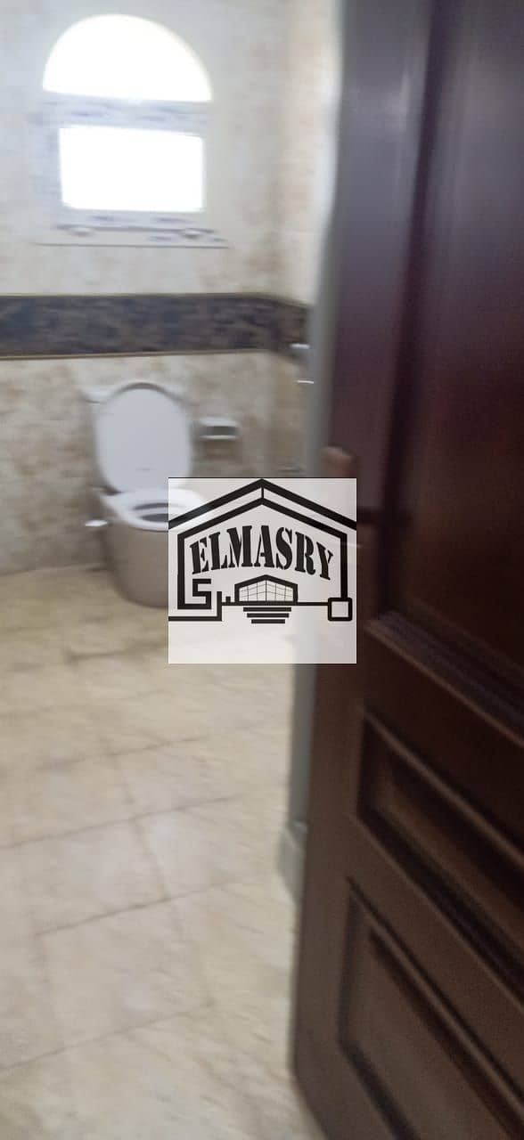 10 993d266a-c7fb-4208-a504-39e02f8ee508. jpg