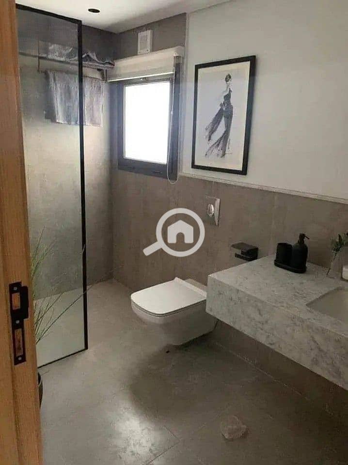 7 32898403-800x600. jpg