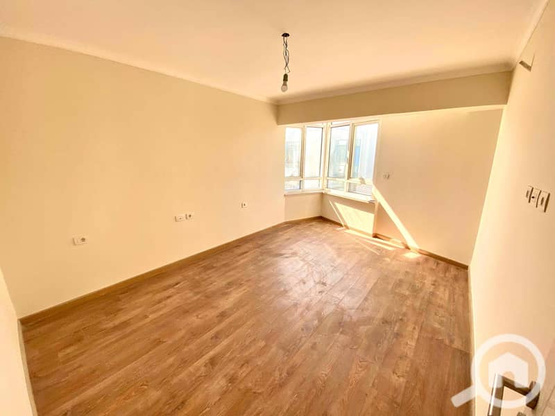 22214d84-af1c-403d-87d7-e660a4d2c510. jpg