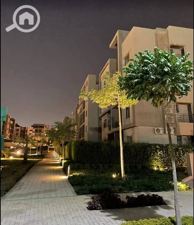 10 fifth square. jpg