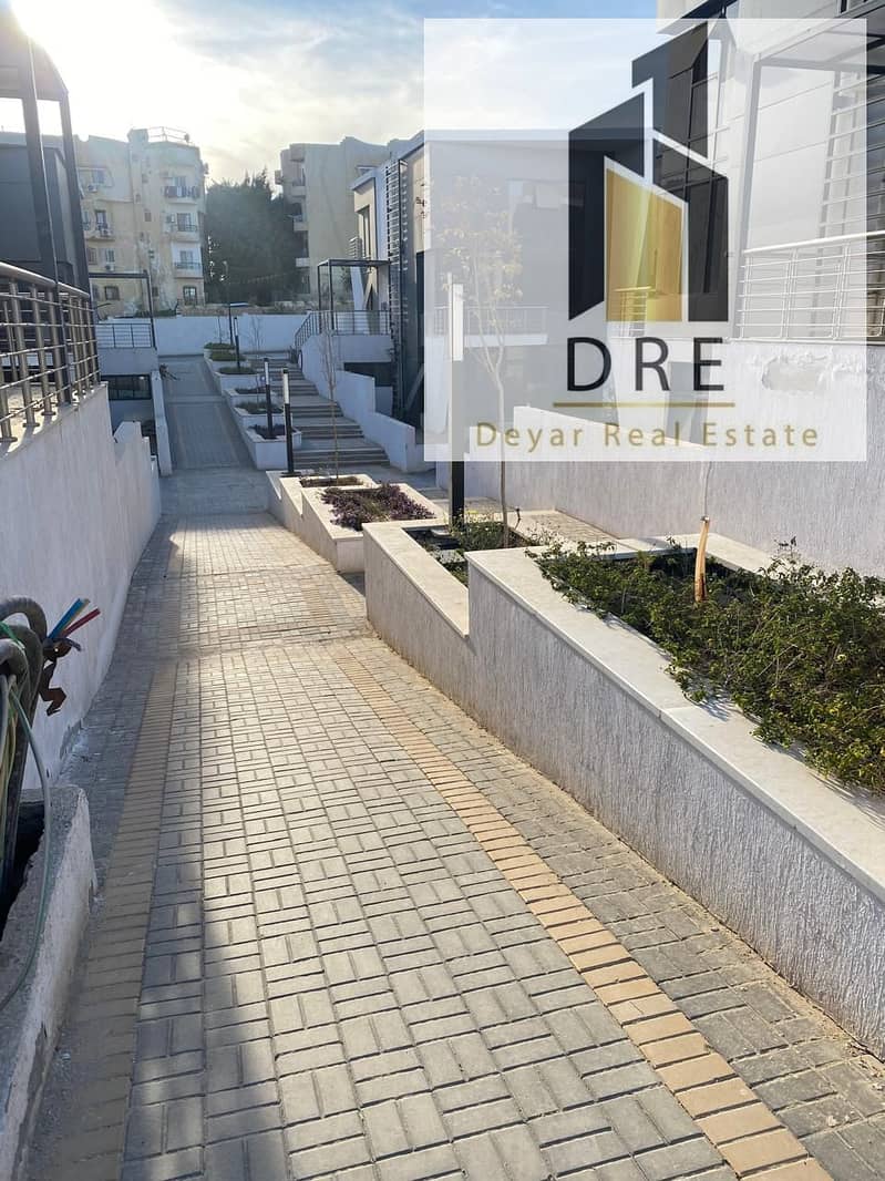 10 43fe9fd8-b291-4e06-af63-eb2eea28f136. jpg