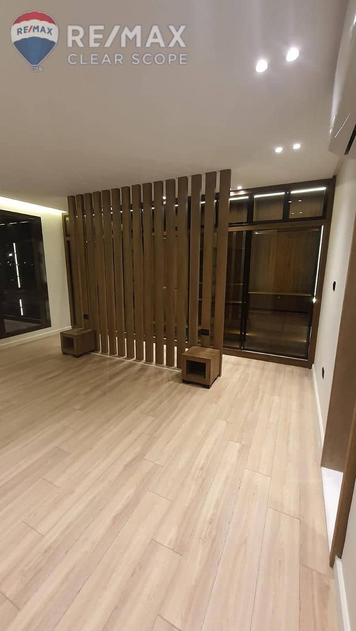 2 03d138b0-9fe4-49b8-9b66-a913bd30c5e8. jpg