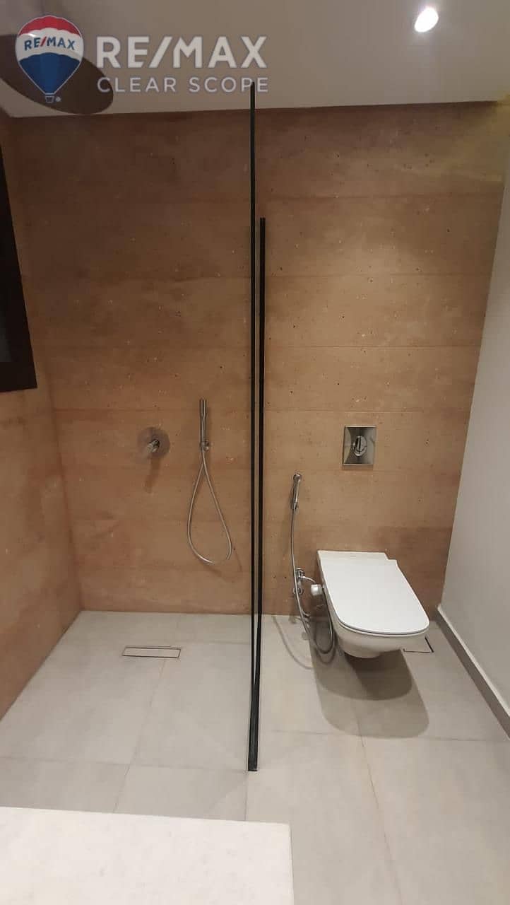 8 9ca253ad-7559-476d-bb5f-b8113ec64421. jpg