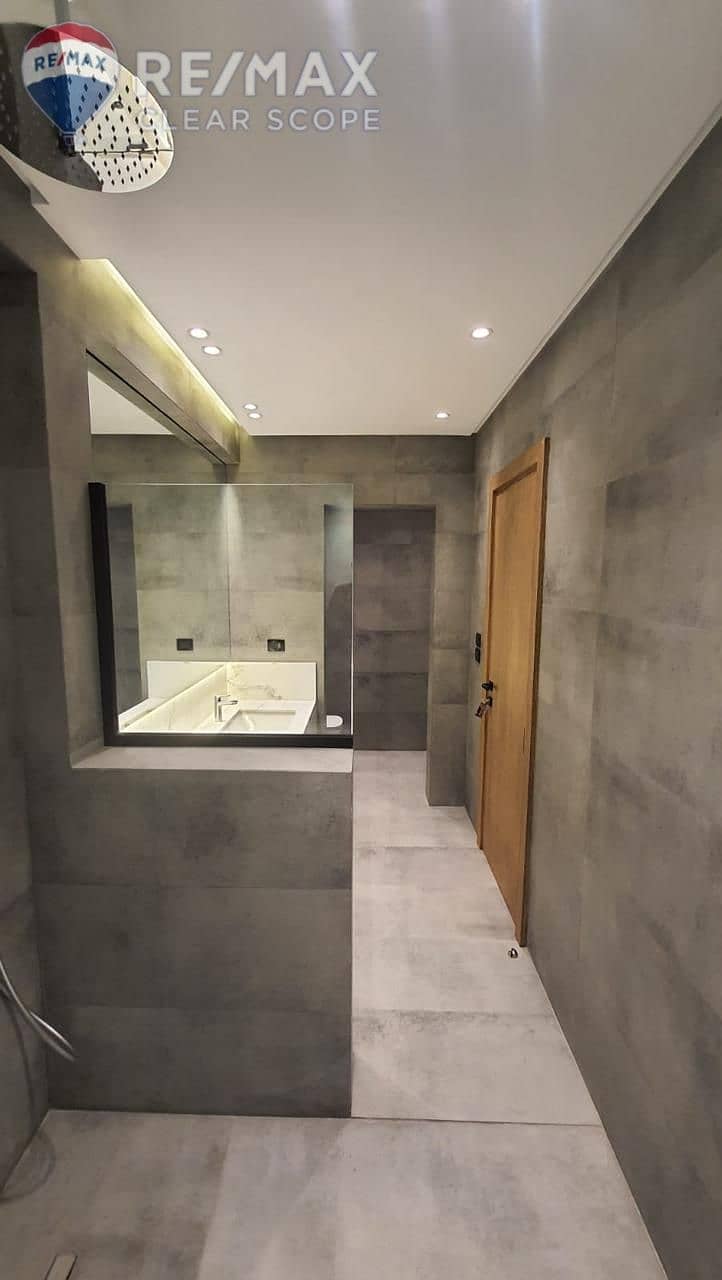 12 7188ad1f-28f0-4a74-b82f-5c7f1f89bf27. jpg