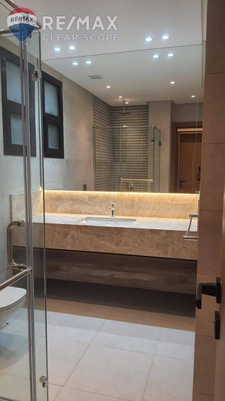 25 e269022f-11f5-4d21-8226-e457ca4d6676. jpg