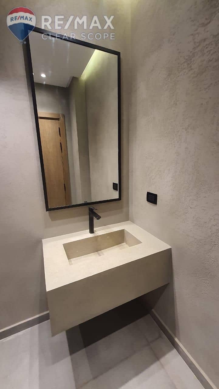 29 fc8b19d1-f301-484d-bd27-0c0bd9985566. jpg