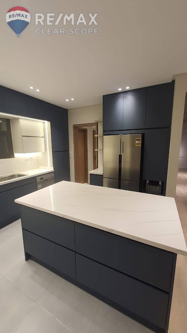 30 fe751dbf-c5b9-4079-92e4-11488d82f93d. jpg