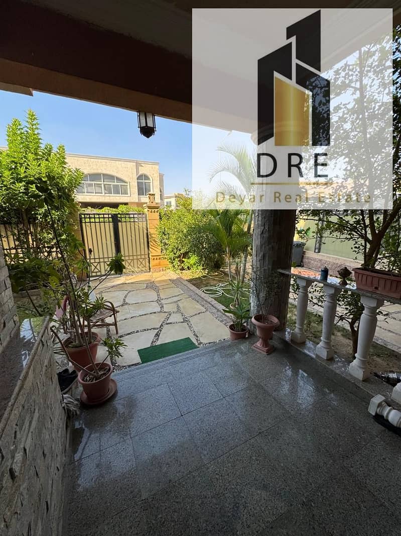 15 b88d4b16-aa79-4831-b3ab-49e7ea8ea0cd. jpg