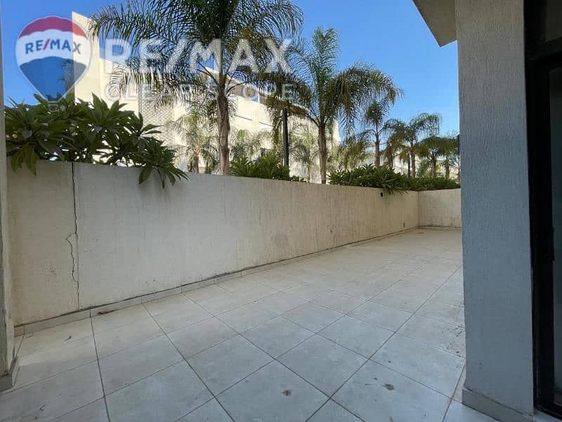 8 51ffc26a-8e3d-4f76-95b9-494a31c24756. jpg