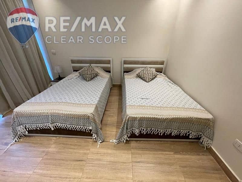 20 cd04f01b-9c1b-4bb7-a3fd-75016192d296. jpg