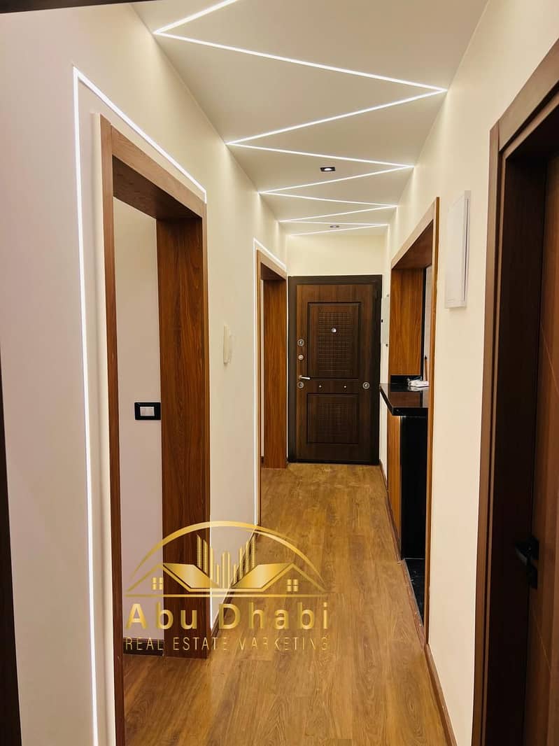 10 e8b79f44-201d-4828-a18c-7f907f2cf412. jpg