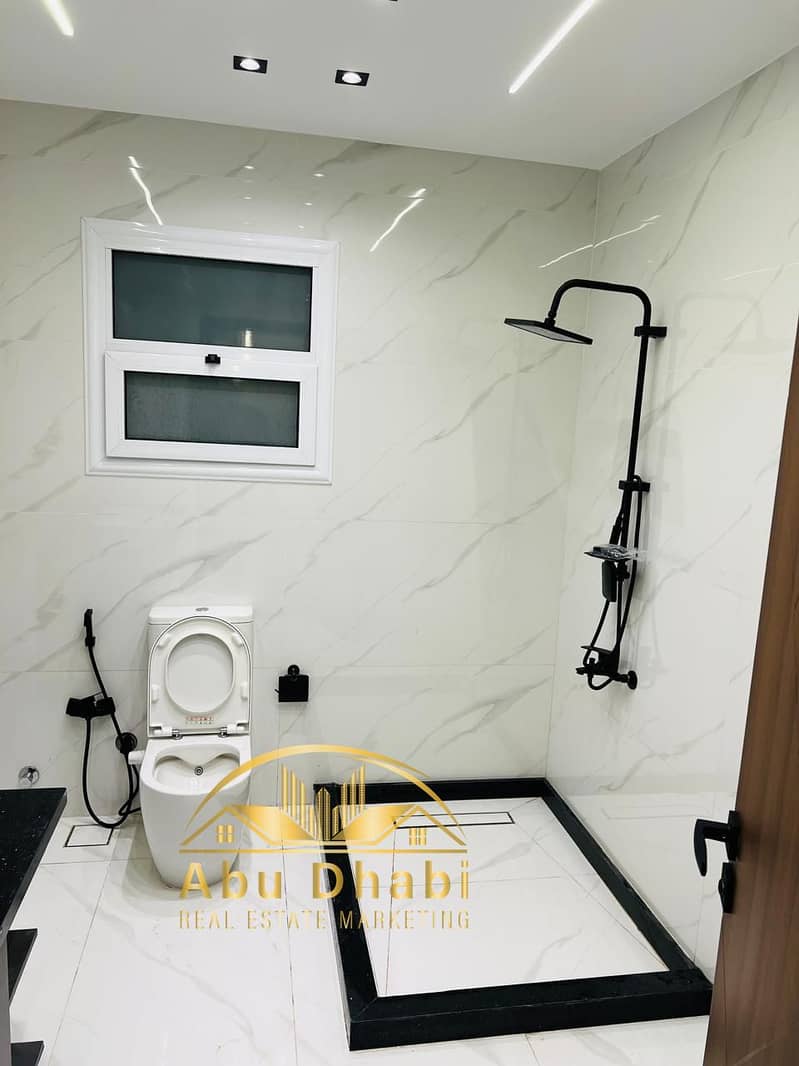 20 5a92b222-302f-424b-828c-8031f94e6828. jpg