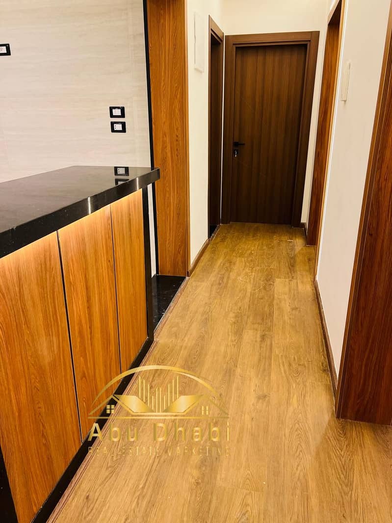 21 be93eade-e1fa-4c5d-b30b-e17bfe92981a. jpg