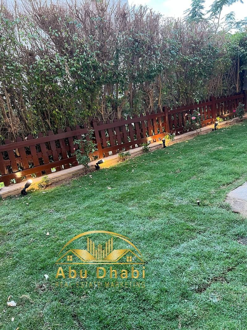 24 b9d0afa2-d57d-41b8-b799-eaae286ae981. jpg