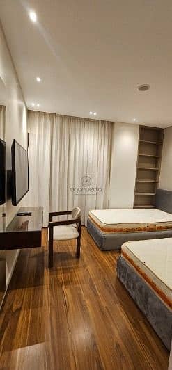 5 WhatsApp Image 2025-10-07 at 12.52. 27 PM. jpeg