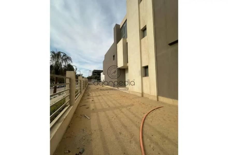 10 WhatsApp Image 2025-10-23 at 11.01. 58 AM. jpeg